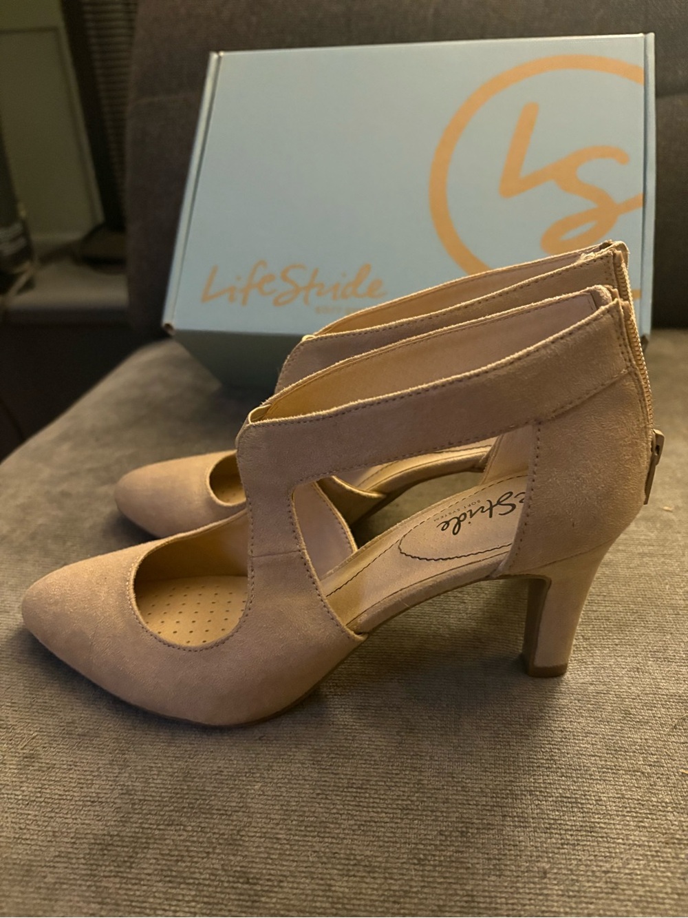 Life Stride Nude/Taupe Suede T-Strap Mid Heel Pumps